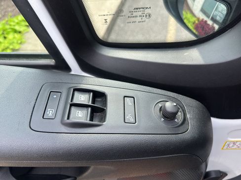 Used 2025 RAM ProMaster 2500 w/ Convenience Group FWD image 20