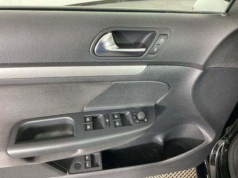 Used 2010 Volkswagen Jetta S image 12