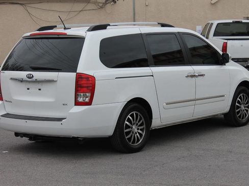 Used 2012 Kia Sedona EX w/ Luxury Pkg image 8