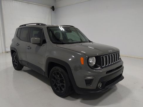 Used 2020 Jeep Renegade Latitude FWD image 13