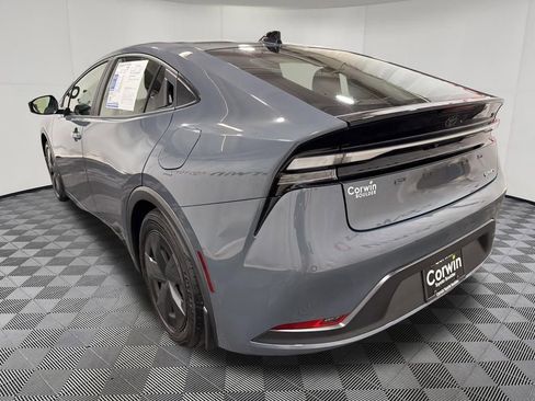 Used 2026 Toyota Prius Plug-In Hybrid FWD image 4