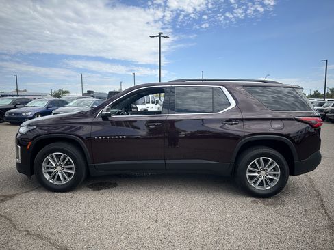 Used 2023 Chevrolet Traverse LT FWD image 3