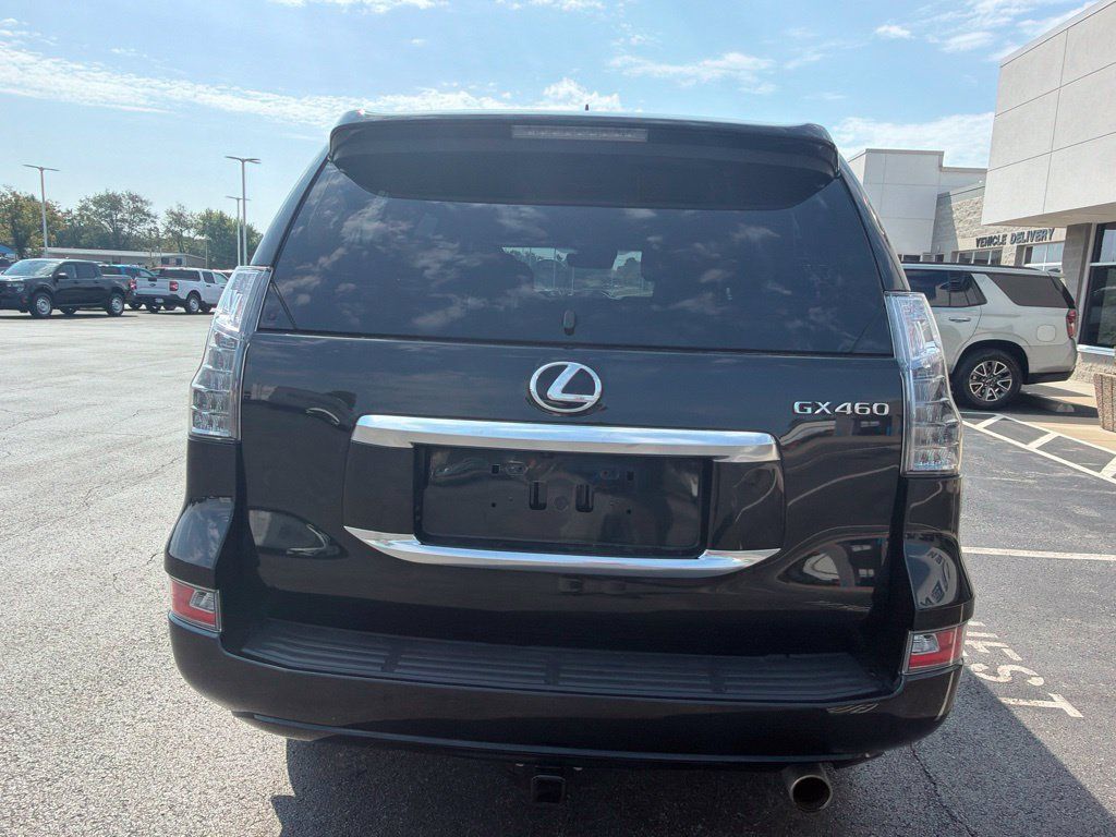 Used 2023 Lexus GX 460 Premium w/ Premium Package AWD/4WD image 3