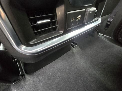 Used 2019 Chevrolet Silverado 1500 LTZ AWD/4WD image 25