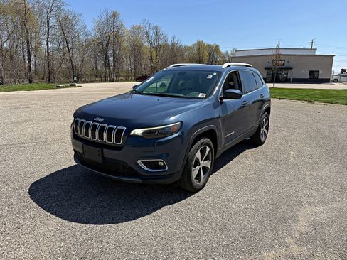 Used 2019 Jeep Cherokee Limited image 5