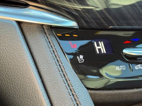 Used 2023 Cadillac XT6 Premium Luxury w/ Technology Package image 20