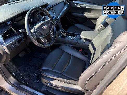 Used 2022 Cadillac XT5 Luxury image 5