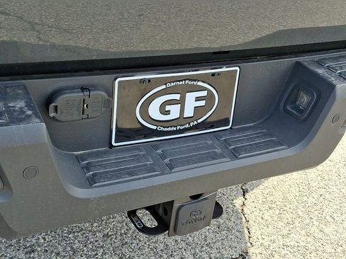 Used 2025 Toyota Tacoma SR w/ SR Upgrade Package image 33