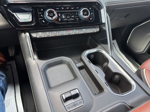Used 2025 GMC Sierra 3500 Denali Ultimate AWD/4WD image 28