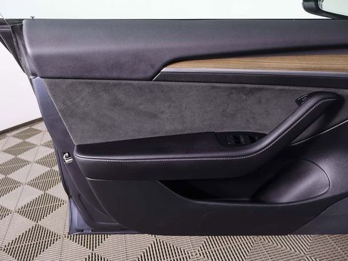 Used 2023 Tesla Model 3 Standard Range image 25