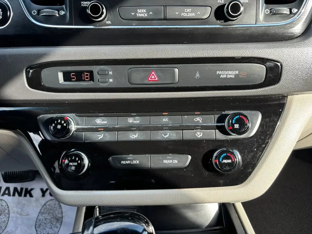 Used 2016 Kia Sedona LX w/ LX Essentials Premium Package FWD image 24