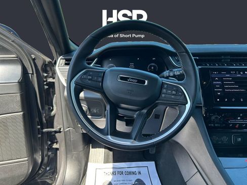 Used 2023 Jeep Grand Cherokee Altitude AWD/4WD image 12