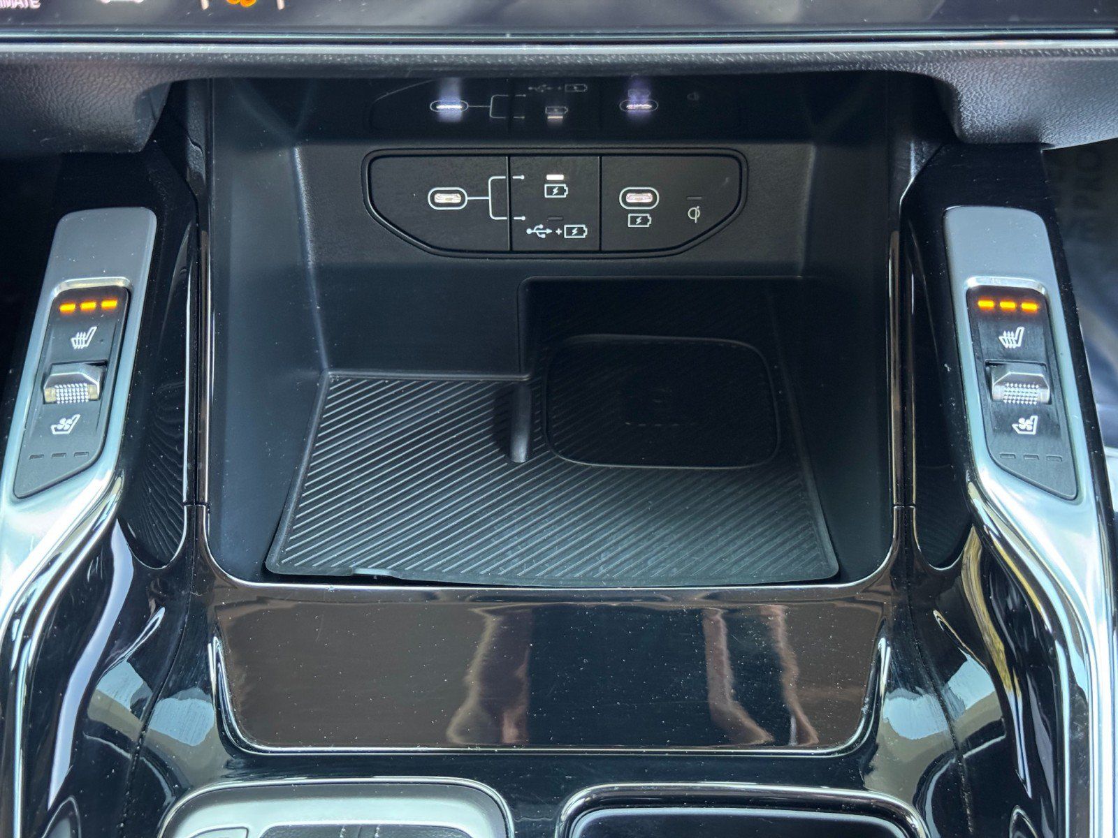 Used 2024 Kia Sorento SX FWD image 30