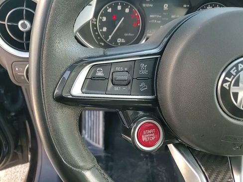 Used 2023 Alfa Romeo Stelvio Quadrifoglio image 28