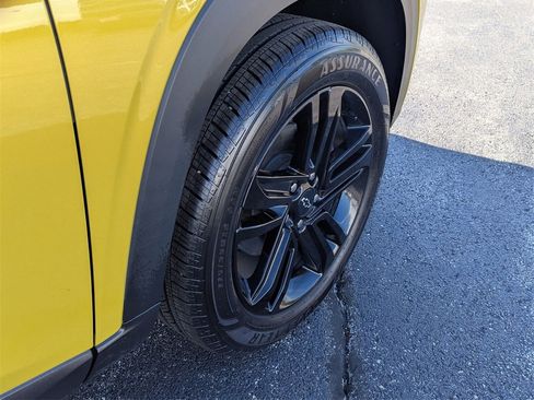 Used 2024 Chevrolet Trax ACTIV w/ Sunroof Package image 31