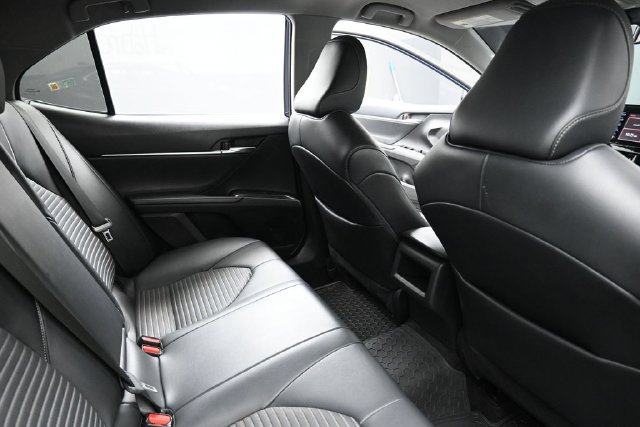 Used 2022 Toyota Camry SE FWD image 29