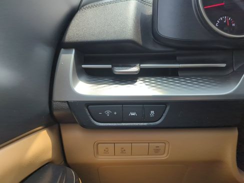Used 2022 Kia Carnival LX FWD image 38