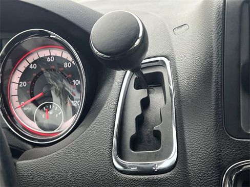 Used 2017 Dodge Grand Caravan SE image 23