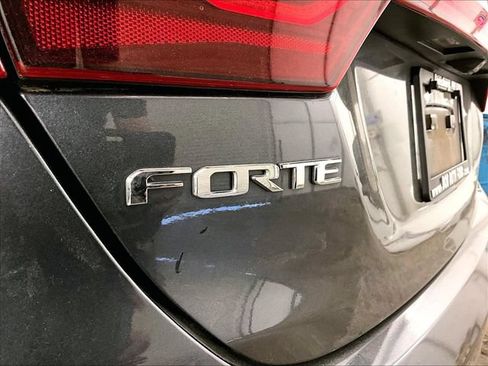 Used 2021 Kia Forte GT-Line FWD image 13