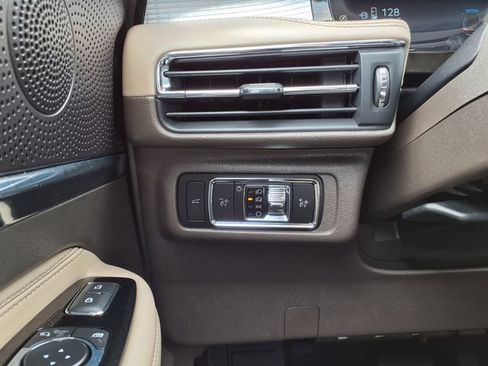 Used 2024 Lincoln Corsair FWD image 31
