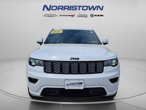 Certified 2020 Jeep Grand Cherokee Altitude AWD/4WD image 2