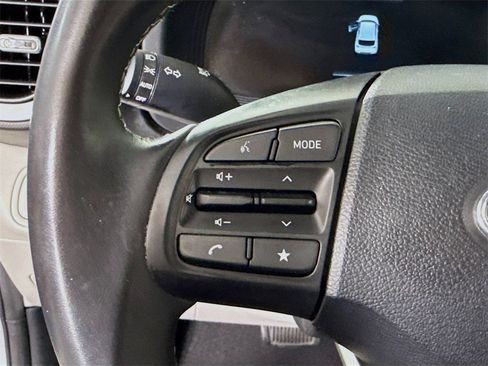 Certified 2024 Hyundai Venue SEL image 21