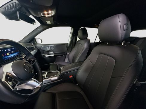 Used 2025 Mercedes-Benz GLB 250 image 22