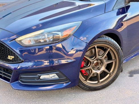 Used 2016 Ford Focus ST w/ Equipment Group 402A FWD image 3