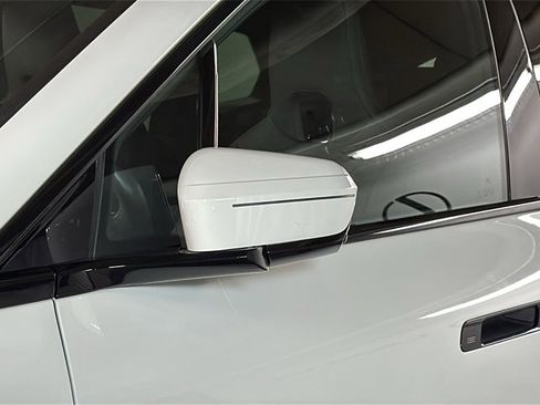 Used 2024 BMW iX xDrive50 w/ Premium Package image 5