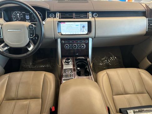 Used 2017 Land Rover Range Rover HSE image 11