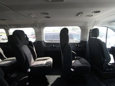 Used 2025 Ford Transit 350 XLT RWD image 18