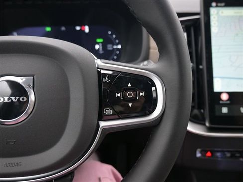 New 2026 Volvo XC90 T8 Plus image 25