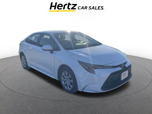 Used 2025 Toyota Corolla LE image 1