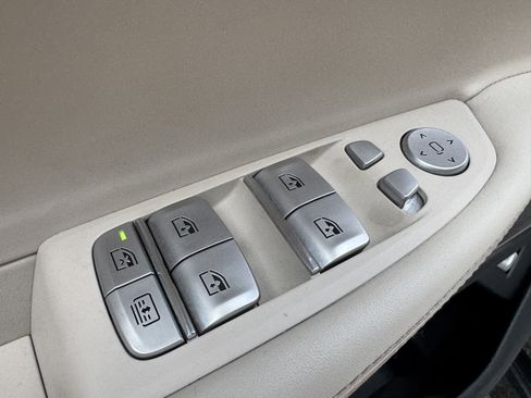 Used 2020 BMW 750i xDrive w/ Executive Package AWD/4WD image 19