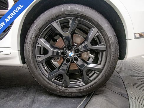 Used 2025 BMW X7 xDrive40i w/ Parking Assistance Package AWD/4WD image 34