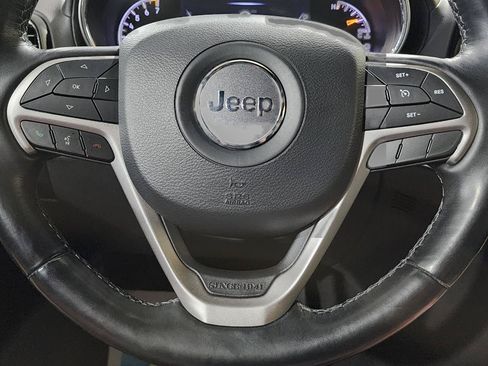 Used 2020 Jeep Grand Cherokee Overland AWD/4WD image 17
