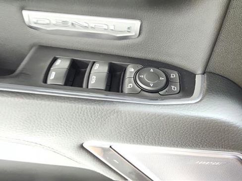Used 2022 GMC Sierra 1500 Denali image 22