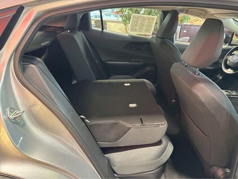 Used 2025 Toyota Prius LE FWD image 39