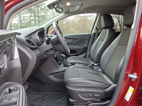 Certified 2022 Buick Encore Preferred w/ Safety Package image 11