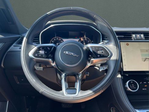 Used 2025 Jaguar F-PACE R-Dynamic S image 31