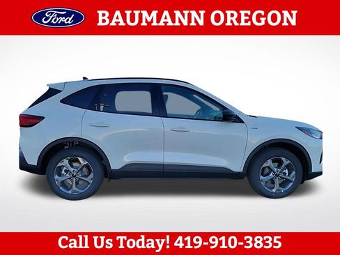 New 2026 Ford Escape ST-Line w/ Cold Weather Package AWD/4WD image 4