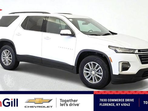 Used 2023 Chevrolet Traverse LT FWD image 1