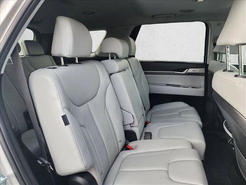 Used 2023 Hyundai Palisade SEL FWD image 19