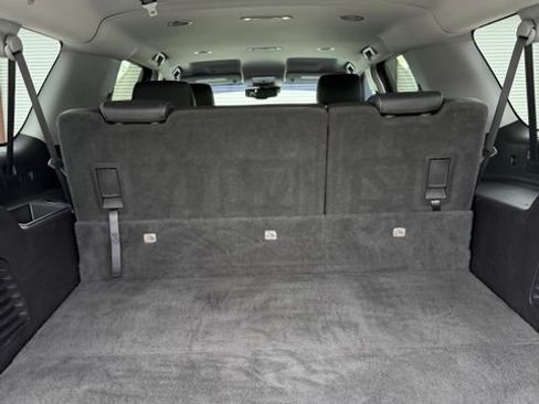 Used 2019 Chevrolet Suburban LT AWD/4WD image 10