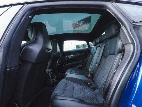 Used 2022 Audi e-tron GT Premium Plus w/ Performance Package image 31