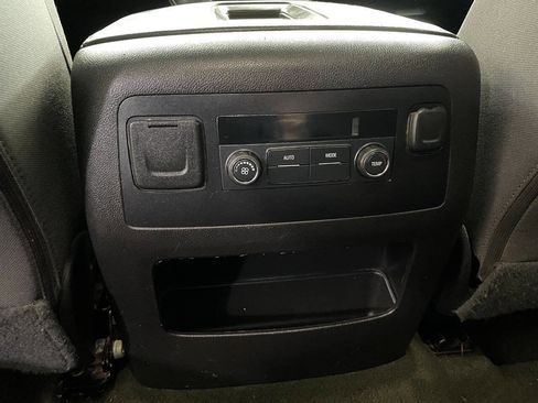 Used 2016 GMC Yukon XL SLE w/ Convenience Package image 25