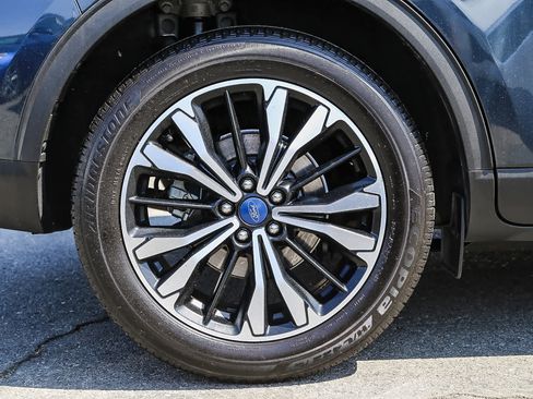 Used 2022 Ford Escape SE w/ SE Sport Appearance Package image 11