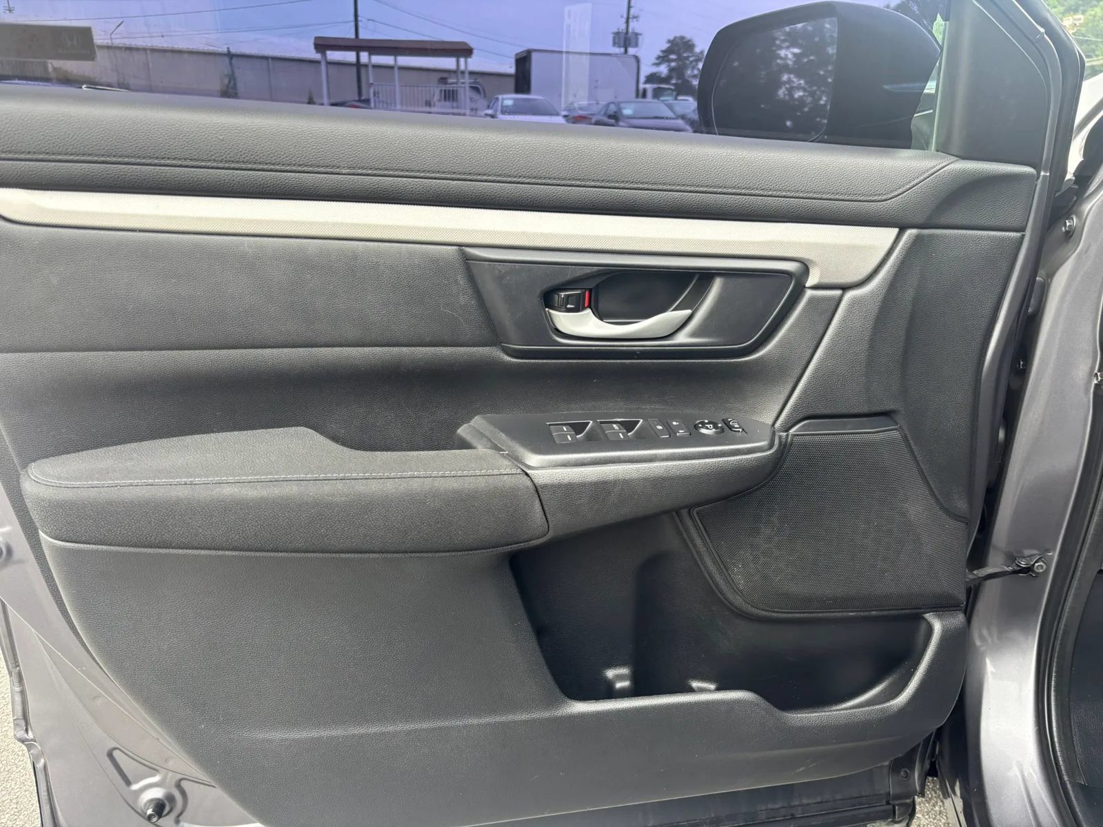 Used 2018 Honda CR-V LX image 7