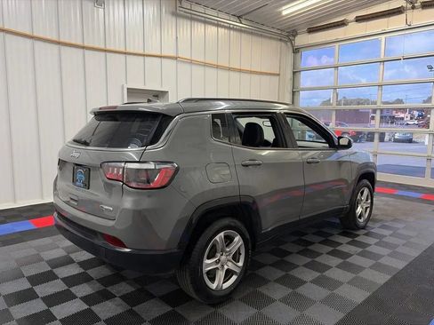 Used 2024 Jeep Compass Latitude AWD/4WD image 4