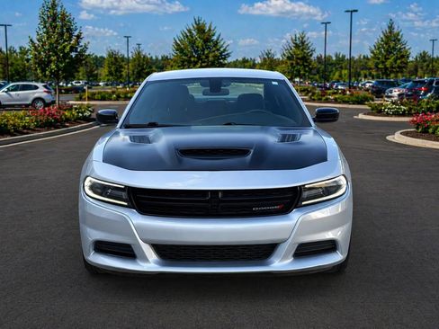 Used 2019 Dodge Charger SXT w/ Blacktop Package RWD image 8